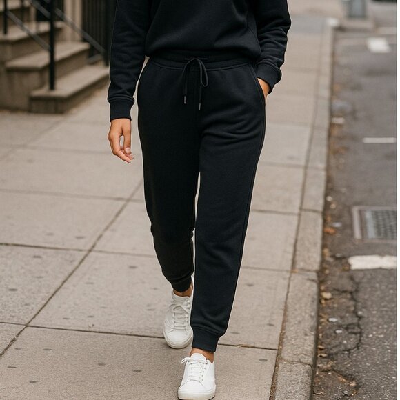 Lululemon Pants - LULULEMON Scuba Jogger